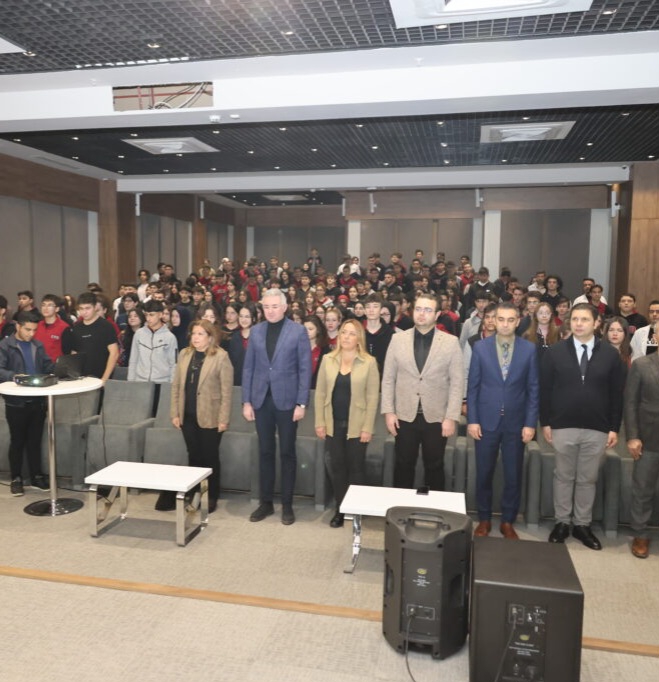 HKÜ’lü Akademisyenler Kariyer Günleri’nde Gençlerle Buluştu