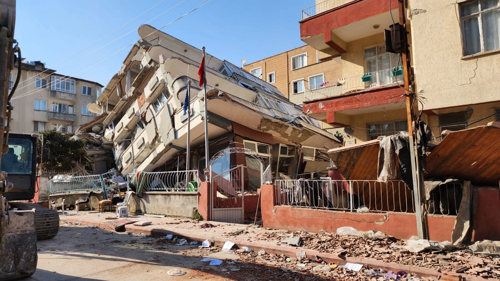 Gözler Deprem Sempozyumunda