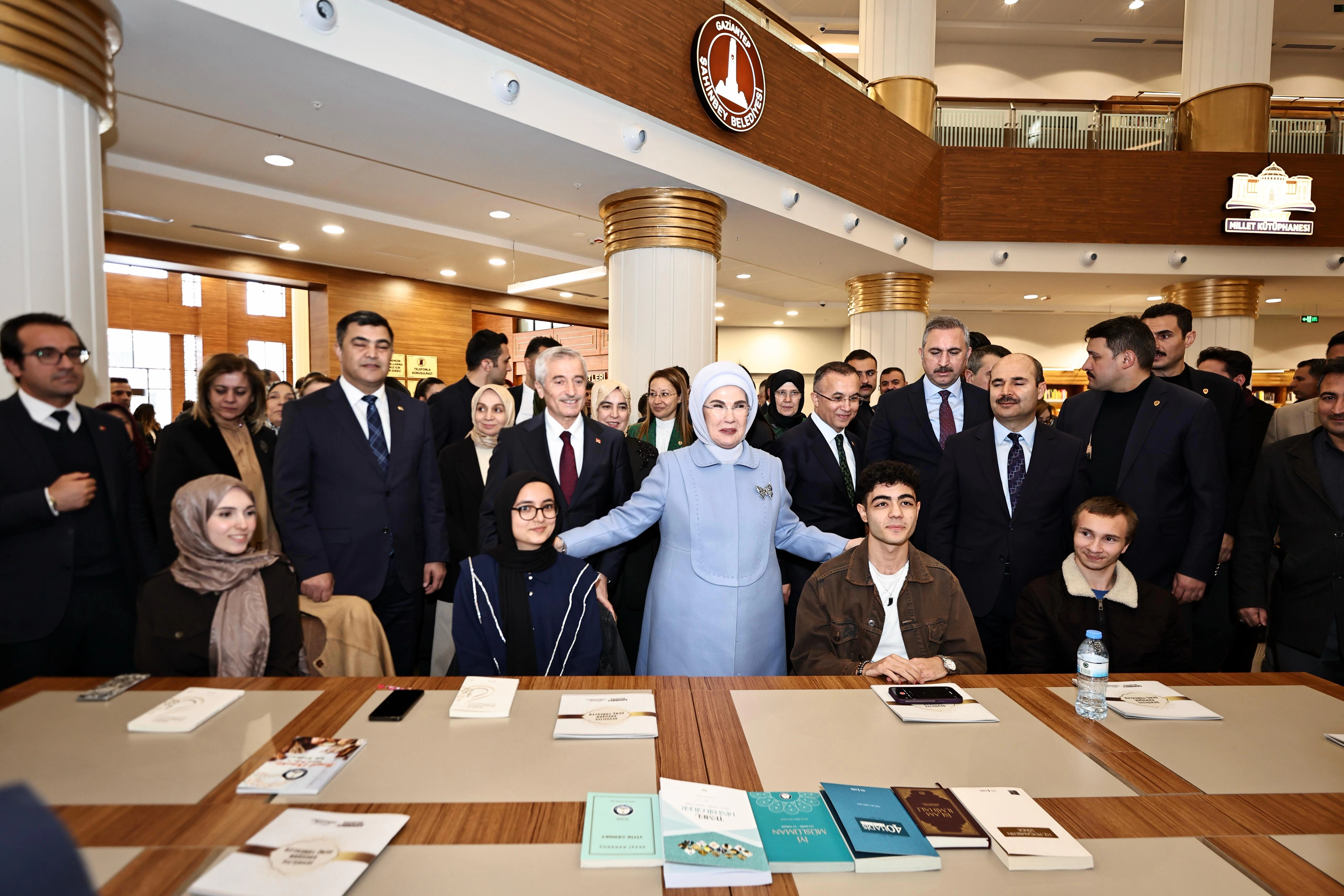 ŞAHİNBEY MİLLET KÜTÜPHANESİ EMİNE ERDOĞAN'I AĞIRLADI