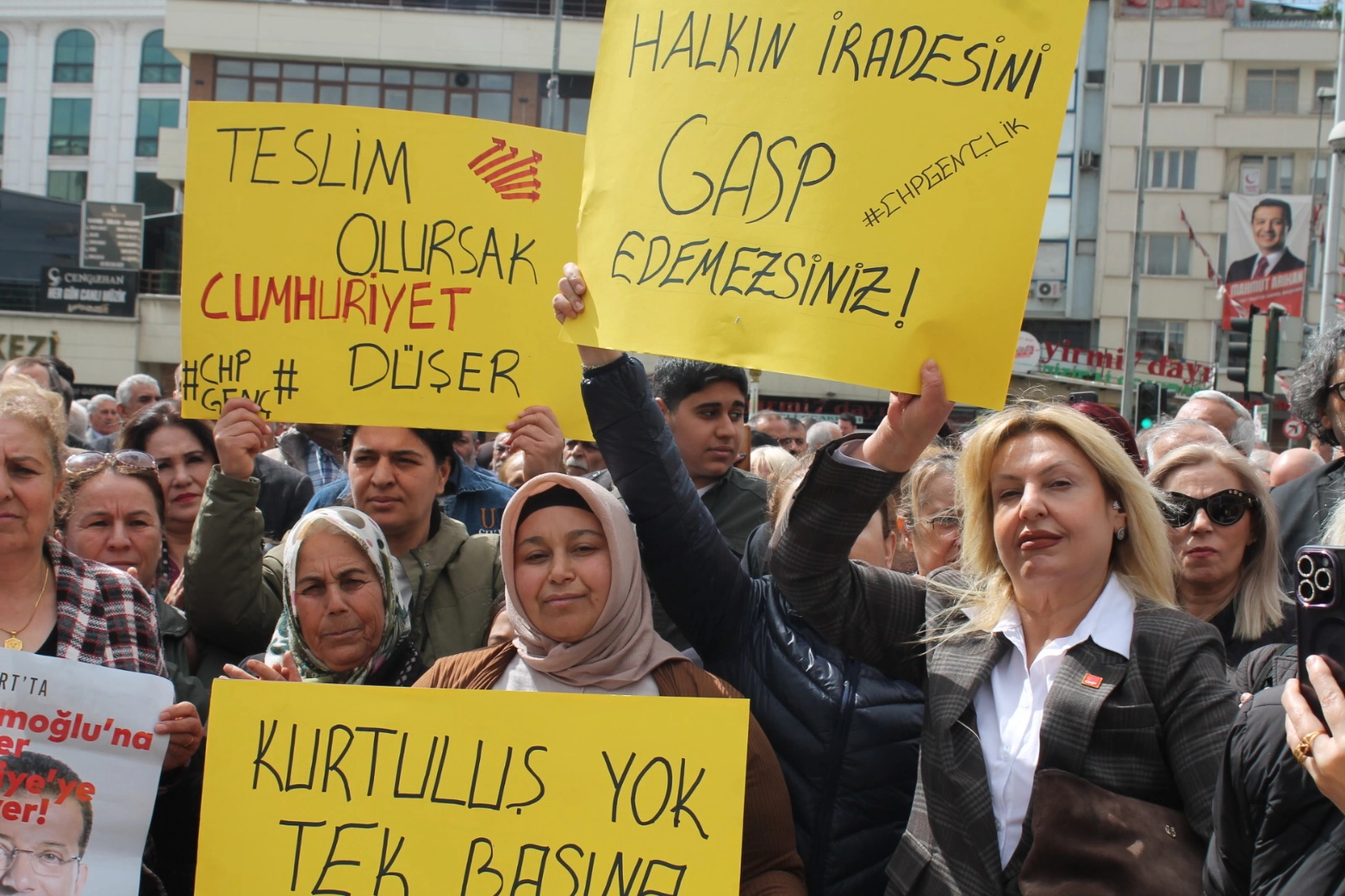 BU AÇIK BİR DARBE GİRİŞİMİDİR