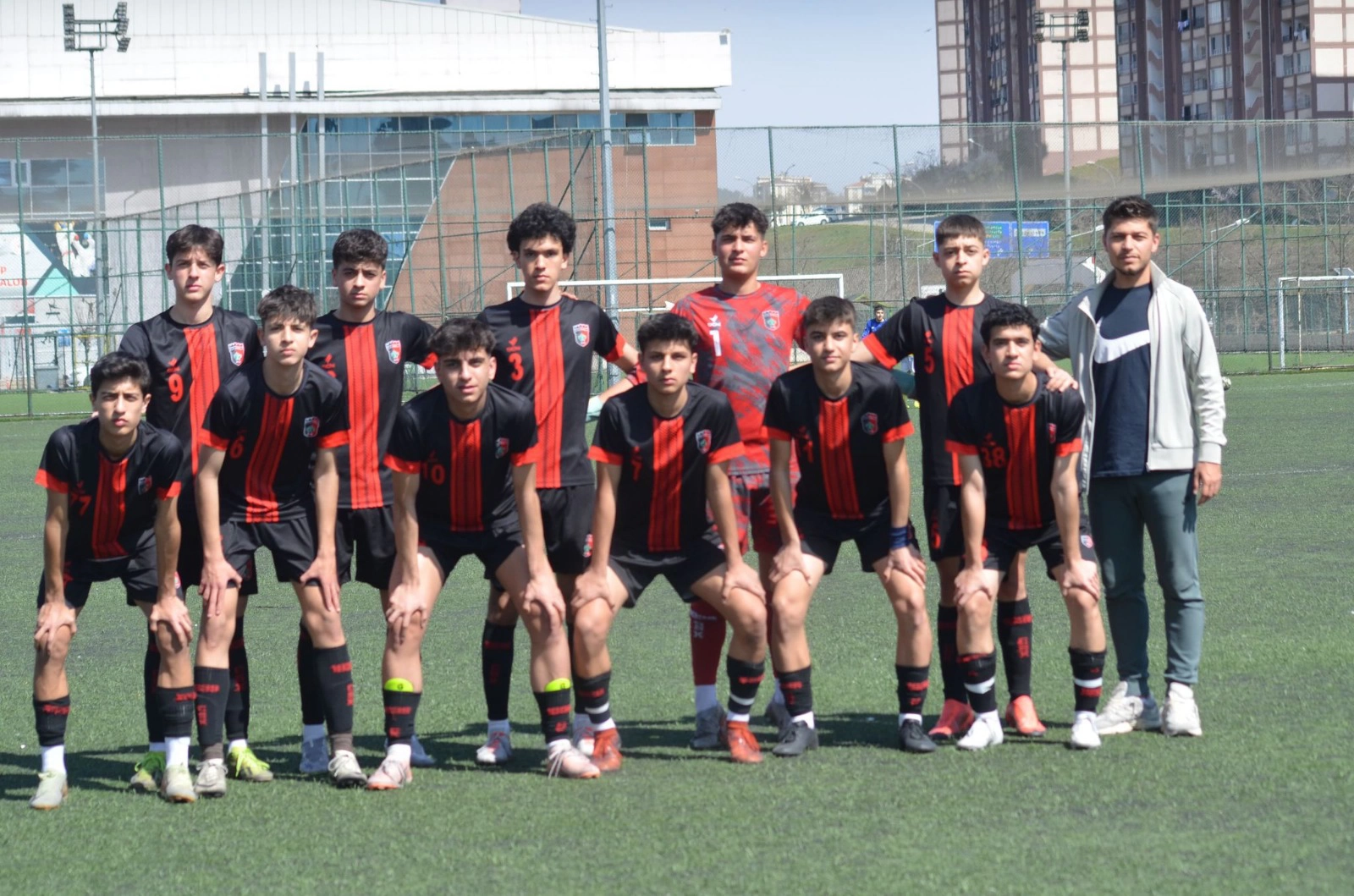 ÇINARLISPOR ALT YAPISI GÜMBÜR GÜMBÜR GELİYOR