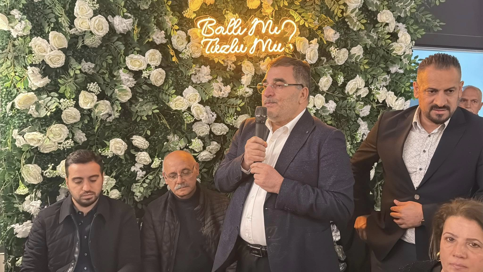 MUHTARLAR BAŞKAN HUZEYFE DURMAZ’IN İFTARINDA BULUŞTU
