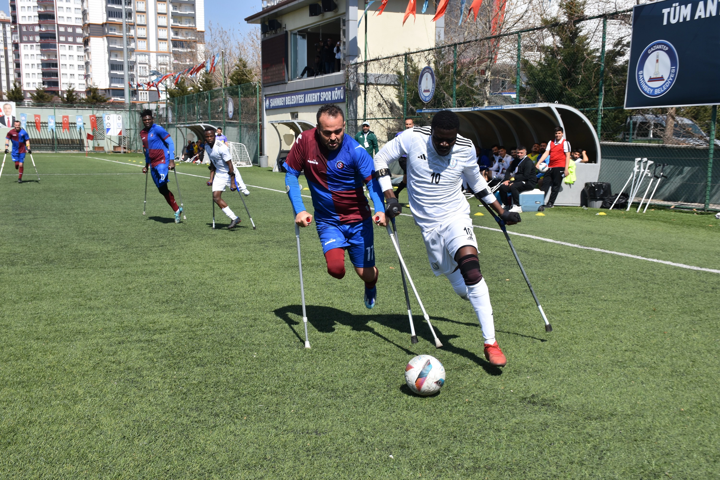 ŞAHİNBEY AMPUTE BİR ENGELİ DAHA AŞTI 3-1
