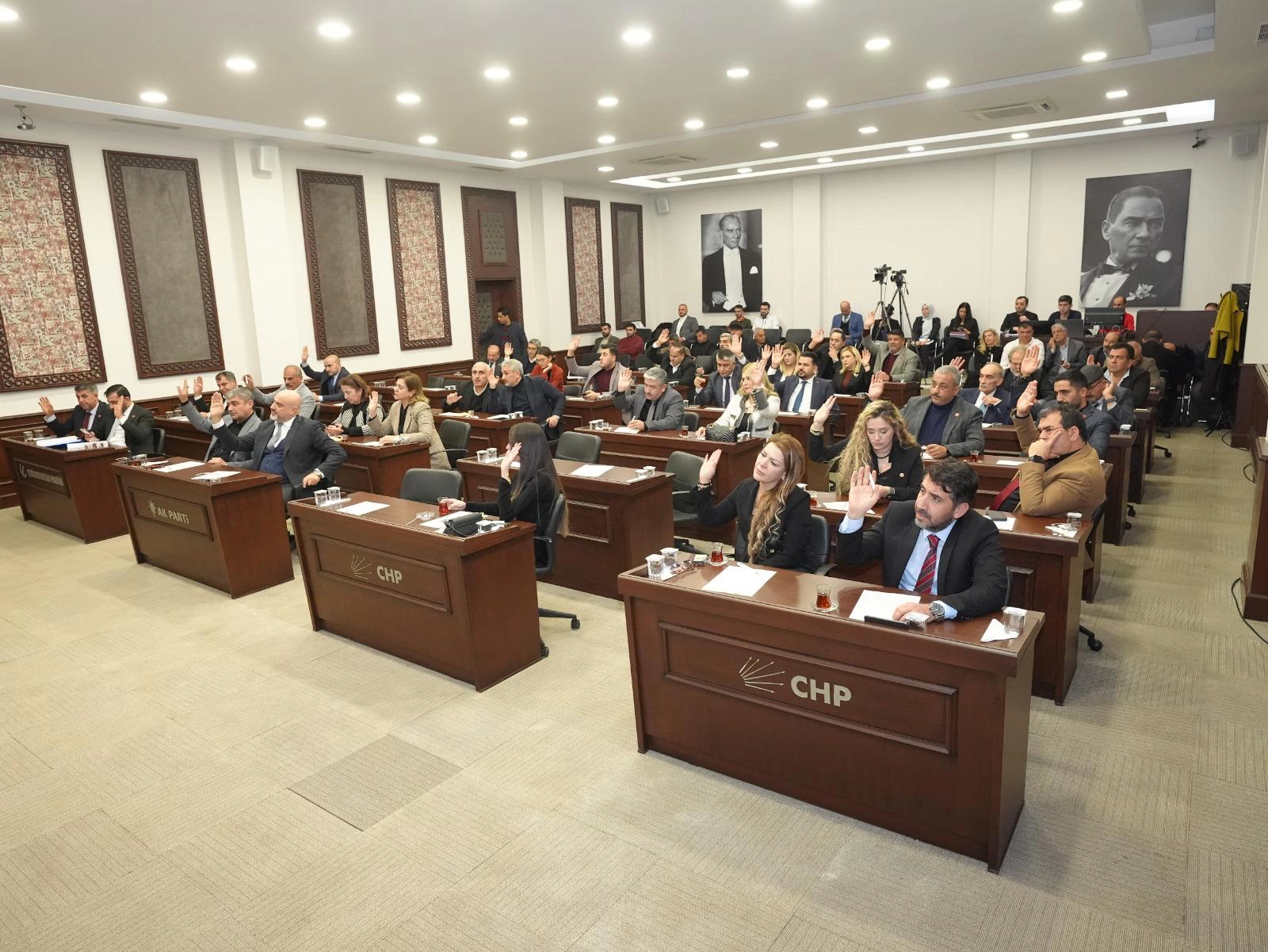 CHP MECLİS ÜYELERİNDEN BAŞKAN UMUT YILMAZ'A TAM DESTEK