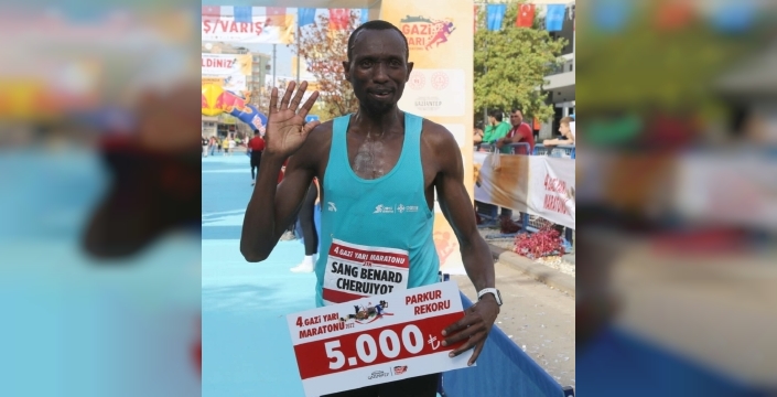 7’NCİ GAZİ YARI MARATONU PAZAR GÜNÜ BAŞLIYOR
