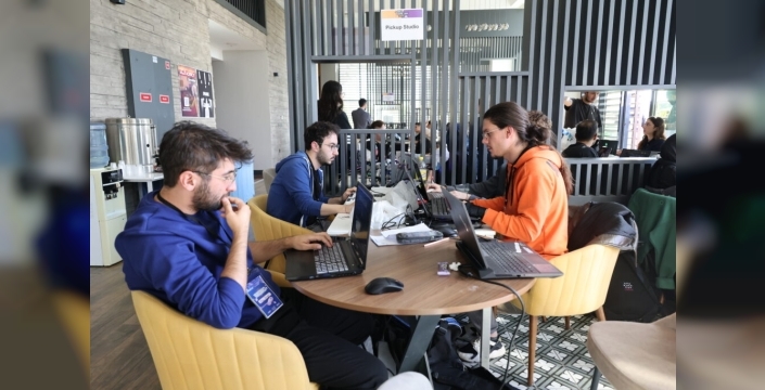 Hasan Kalyoncu Üniversitesi’nde 120 Oyun Geliştiricisi “HKÜ Game Jam 2025”te Buluştu