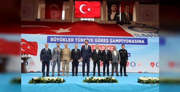 ŞAHİNBEY BELEDİYESİ EV SAHİPLİĞİNDE TÜRKİYE GÜREŞ ŞAMPİYONASI BAŞLADI