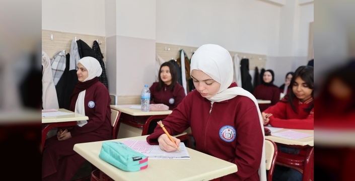 ŞAHİNBEYLİ ÖĞRENCİLER UMRE İÇİN TER DÖKTÜ
