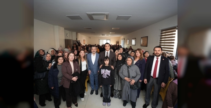 BAŞKAN YILMAZ KARŞIYAKA’DA KADINLARLA BULUŞTU