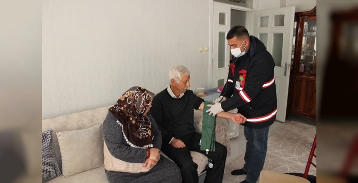 ŞEHİTKAMİL’DEN GÖNÜLLERE DOKUNAN ‘VEFA HİZMETİ’