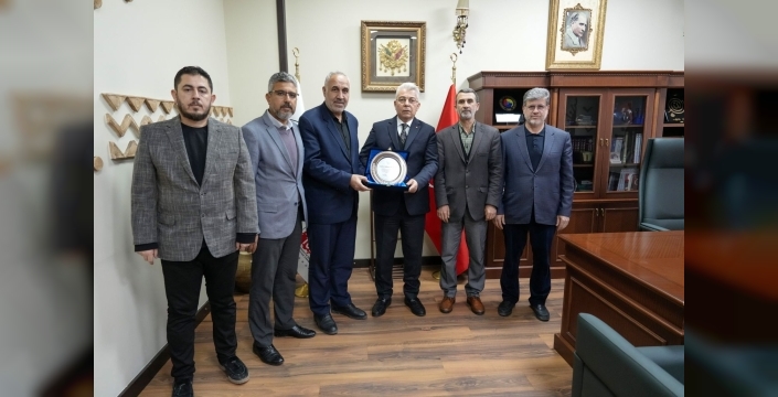 Nizip İmam Hatip Derneği’nden Başkan Mehmet Özyurt’a Teşekkür Plaketi