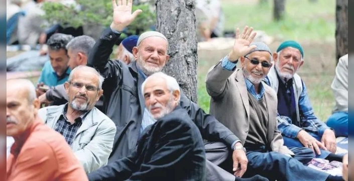 Türkiye'nin yaşlı sayısı 98 ülkenin nüfusundan daha fazla