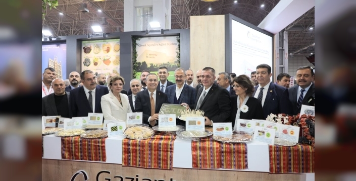 Gaziantep Ticaret Borsası (GTB), Ortadoğu Fuar Merkezi’nde (OFM) düzenlenen 16. GAPTARIM Tarım, Tarım Teknolojileri ve Hayvancılık Fuarı’nda açtığı stantla, kentin coğrafi işaret tescilli ürünlerini ziyaretçilerle buluşturdu.