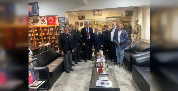 İYİ Parti Gaziantep İl Başkanı Şerif Başkülekçi, Şahinbey’de adeta çıkarma yaparak halkın nabzını tuttu.