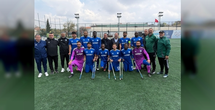 Şahinbey Ampute Futbol Takımı, deplasmanda Başkent Ampute Futbol Gücü Spor Kulübü Takımını 1-0 mağlup ederek şampiyonluk yarışındaki en yakın rakibine 5 puan fark attı.