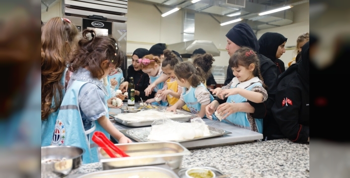 GİBTÜ Mutfağında Minik Şeflerin Gastronomi Yolculuğu: Eğlence ve Lezzet Bir Arada!