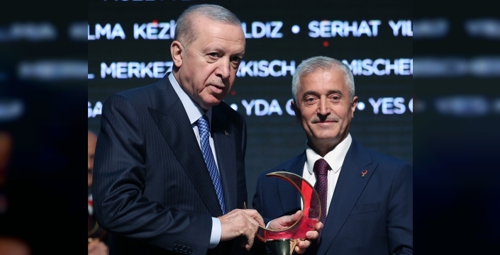 Şahinbey Belediye Başkanı Mehmet Tahmazoğlu, Türk Kızılayı tarafından düzenlenen Kızılay Ödülleri Töreni’nde “Yılın Kurumsal Kan Bağışçısı” kategorisinde Türkiye birinciliği ödülüne layık görüldü.