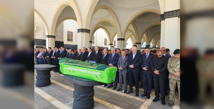 Topçuoğlu, dualarla son yolculuğuna uğurlandı