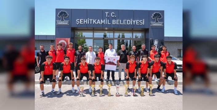KIRMIZI SİYAHLILARDA HEDEF TÜRKİYE ŞAMPİYONLUĞU