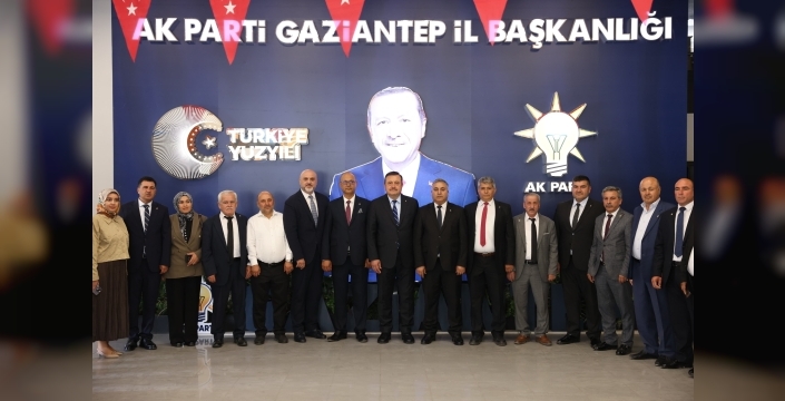 AK PARTİ GAZİANTEP, AİLESİNİ GENİŞLETİYOR! AK PARTİ’YE 25 KİŞİLİK KATILIM