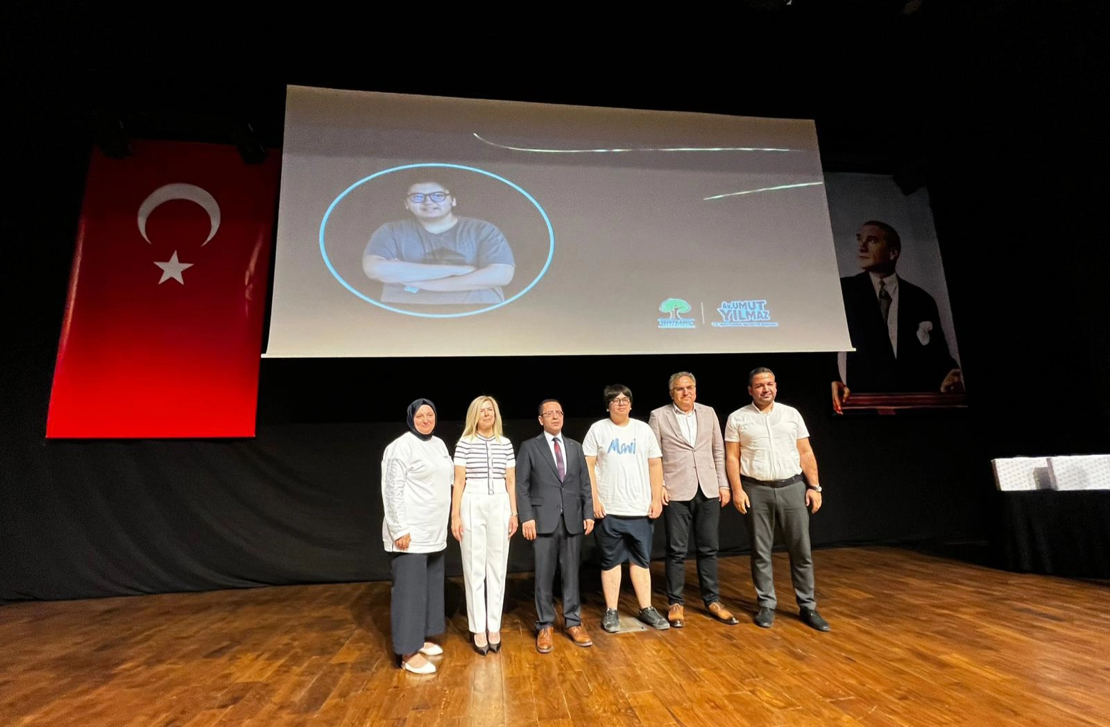 BAŞKAN YILMAZ, LGS ŞAMPİYONLARINI ÖDÜLLENDİRDİ