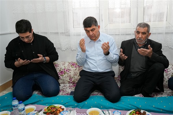 FADILOĞLU İLE KAYMAKAM DURAN, YETİMLERLE İFTAR AÇTI