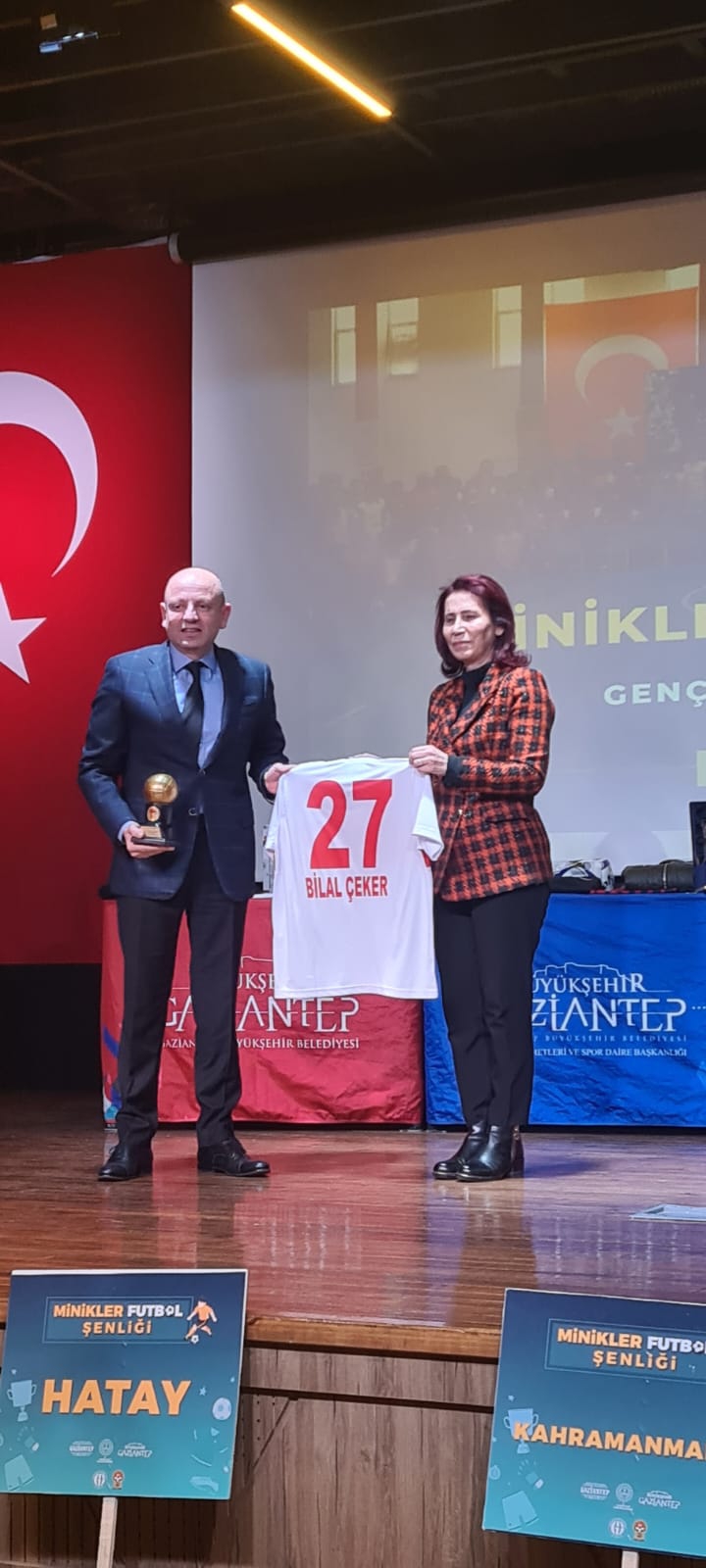 Gaziantepli İş Adamı Bilal Çeker’e Anlamlı Ödül