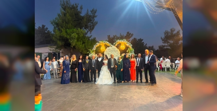 İYİ Parti Gaziantep Ailesi Bu Düğünde Buluştu! Emre Bildirici ve Emine Koruer’in Mutlu Günü!