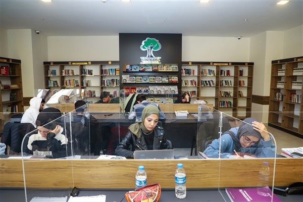 KÜTÜPHANELER YENİDEN HİZMET VERMEYE BAŞLADI