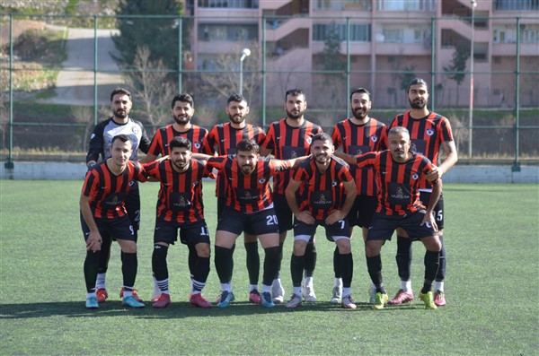 LİDER GAZİŞEHİRGÜCÜ, GAZİSPOR’A TAKILDI