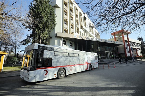 ŞEHİTKAMİL PERSONELLERİNDEN KAN BAĞIŞINA DESTEK