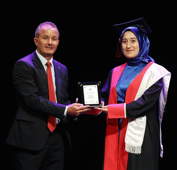 NURDAĞI MYO ÖĞRENCİLERİNİN MEZUNİYET HEYECANI