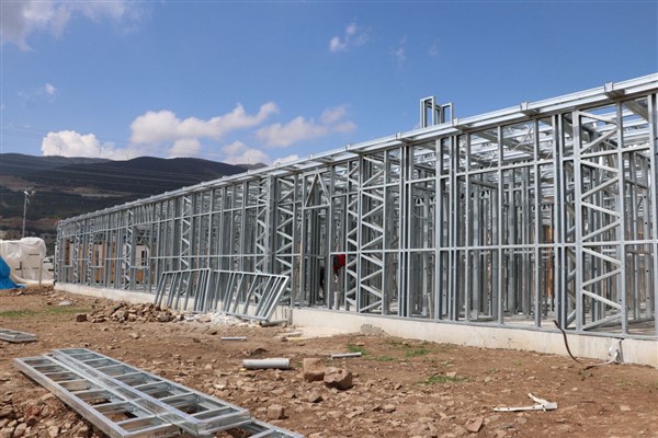 NURDAĞI’NA ÇELİKTEN ÇARŞI