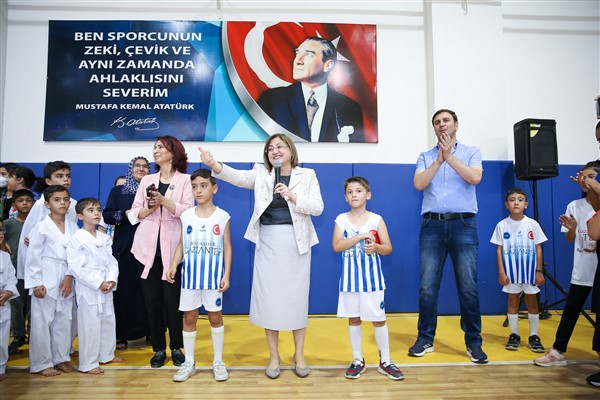 ŞAHİN: TESİS VE SPORA ULAŞABİLİRLİKTE GAZİ ŞEHİRDE ALTIN ÇAĞ YAŞANIYOR