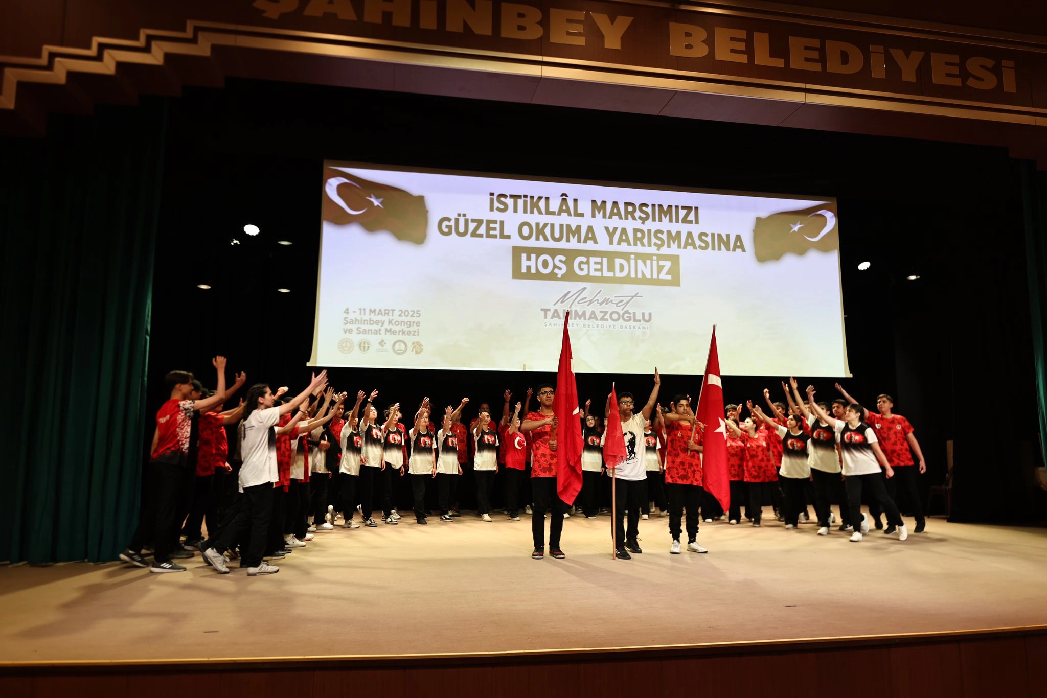 ŞAHİNBEYLİ ÖĞRENCİLER İSTİKLAL MARŞINI EN GÜZEL OKUMAK İÇİN YARIŞTI