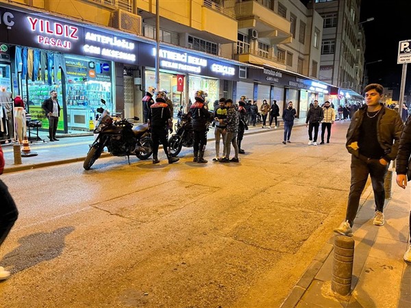 SURİYELİLER'DEN KİLİS'TE PROTESTO!